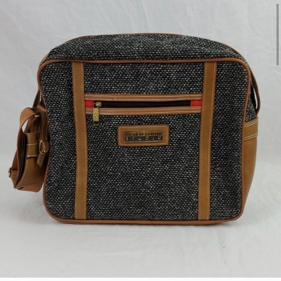 Oscar de la Renta side bag - Picture 4 of 8